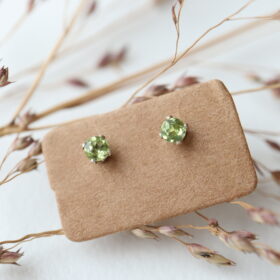 Studs Peridot